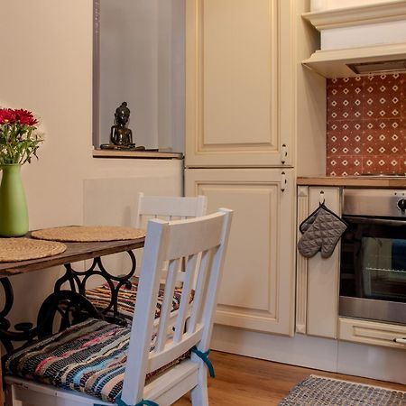 Old Town Apartment Крайова Екстериор снимка