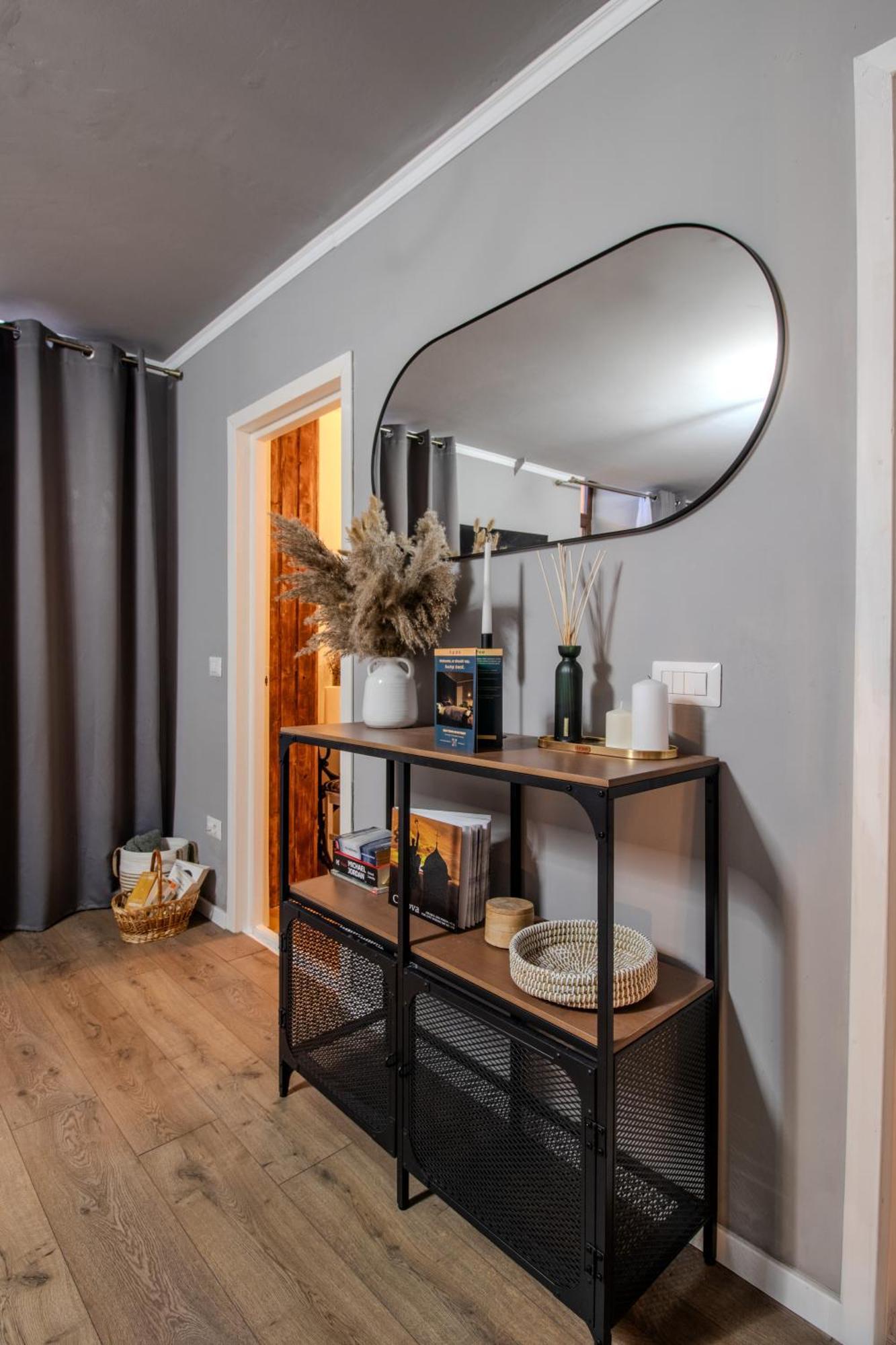 Old Town Apartment Крайова Екстериор снимка